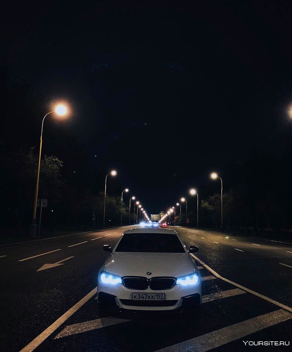 BMW 5 g30 ночью