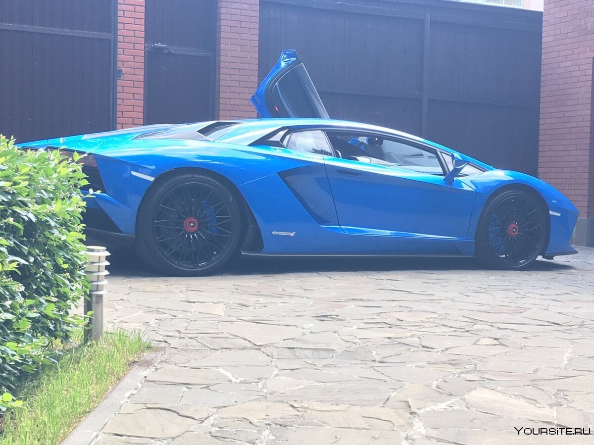 Lamborghini Aventador s синий в Петербурге