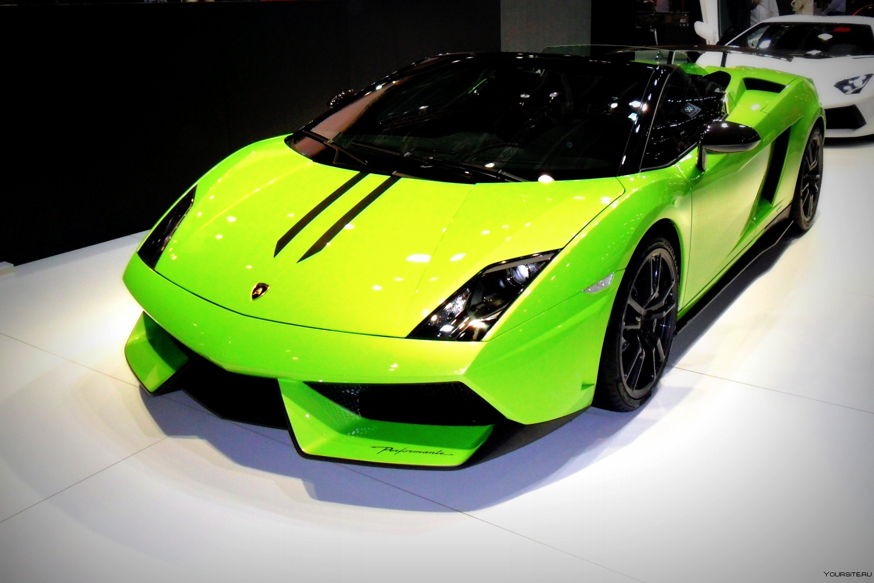 Кислотные машины. Ламборджини Галлардо зеленая. Lamborghini Gallardo зеленый. Кислотно-зеленая Lamborghini Gallardo. Ламборгини Галлардо lp570 Spider.