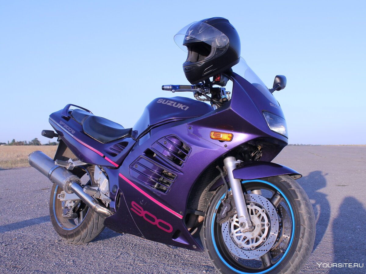 Suzuki RF 900 фиолетовый
