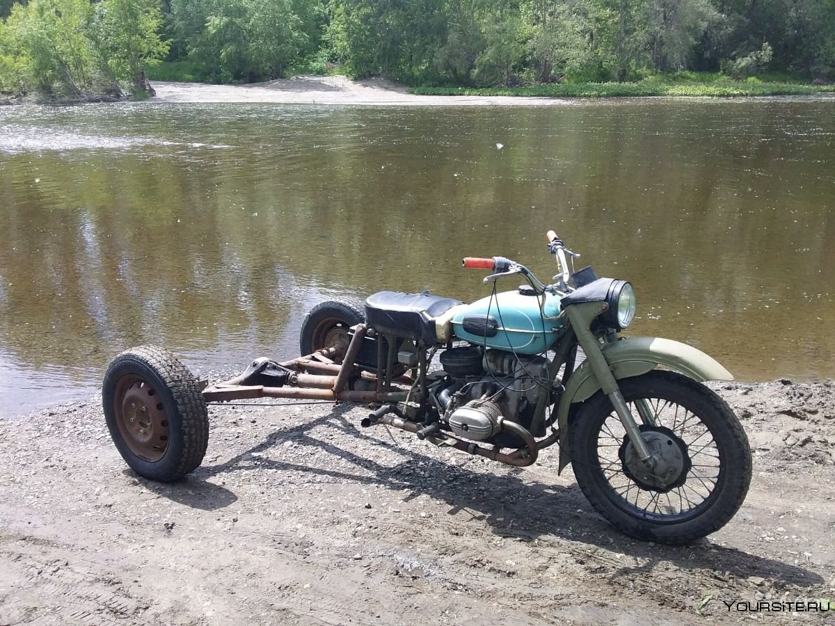 Трехколесный мотоцикл Урал