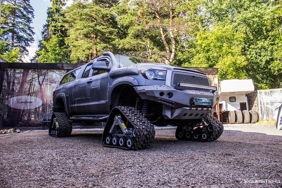 Toyota Tundra на гусеницах