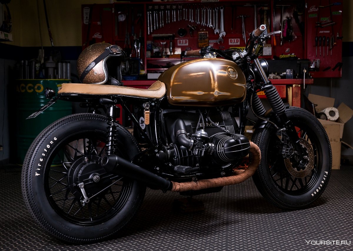 Cafe Racer красный