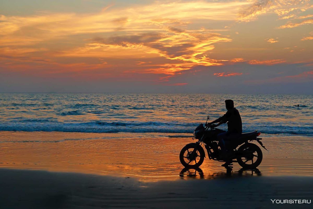 Мотоцикл море закат