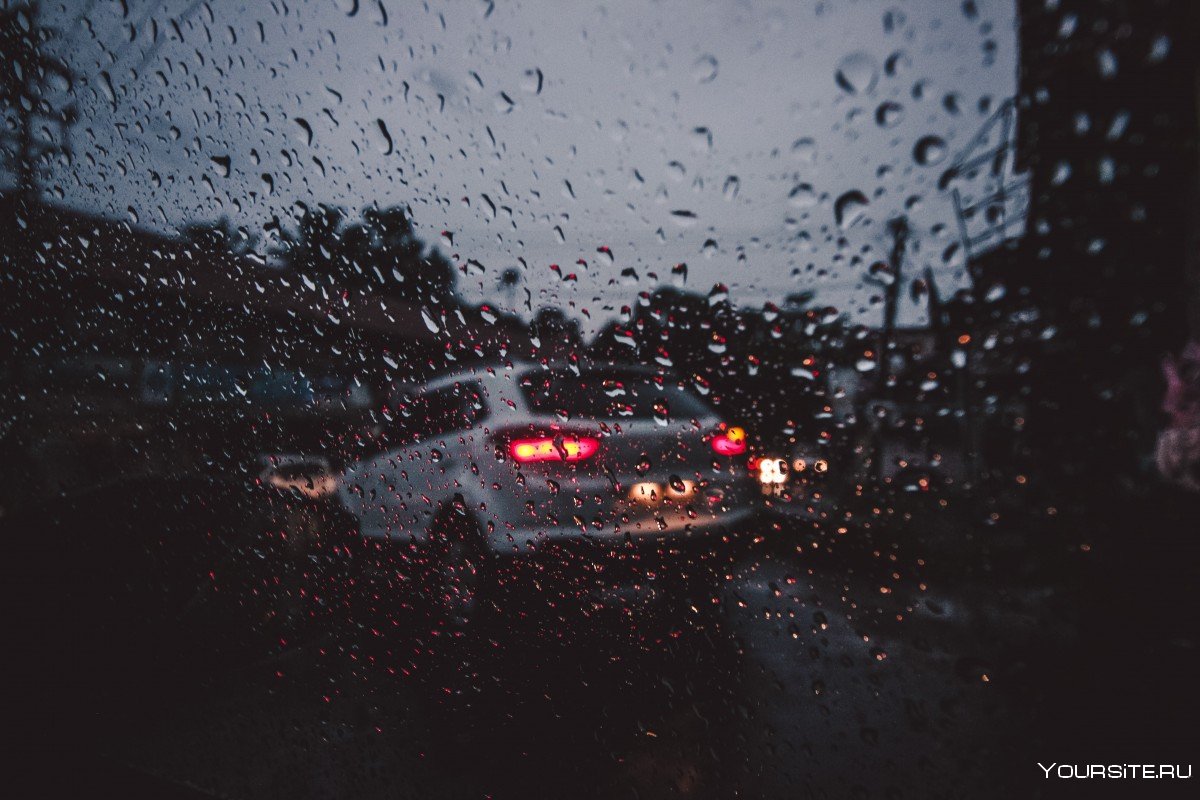 Дождь из окна машины