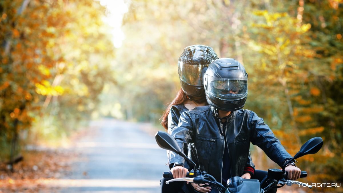 Осень мотоцикл девушка