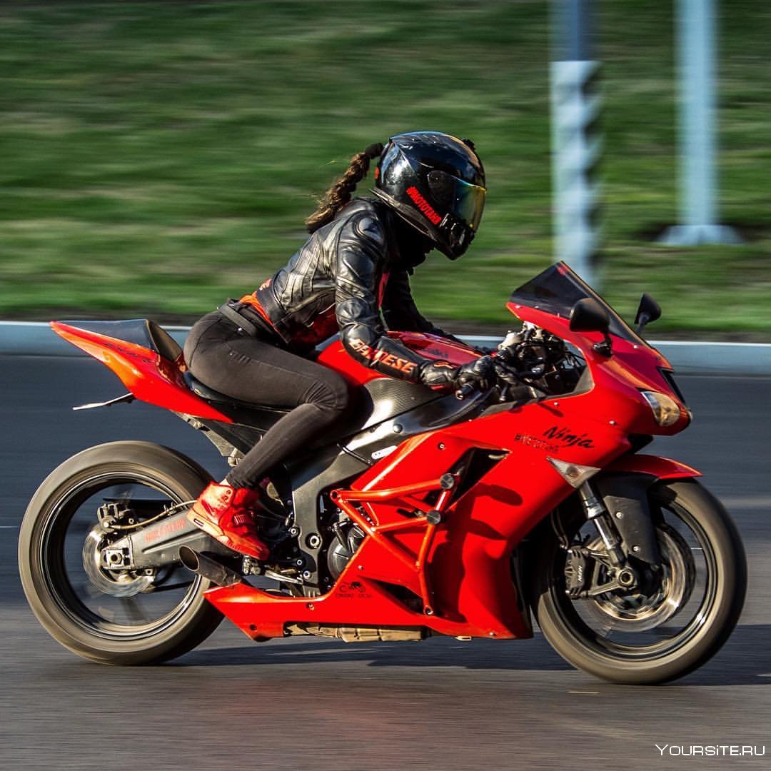 Гонки на спортбайках Ducati