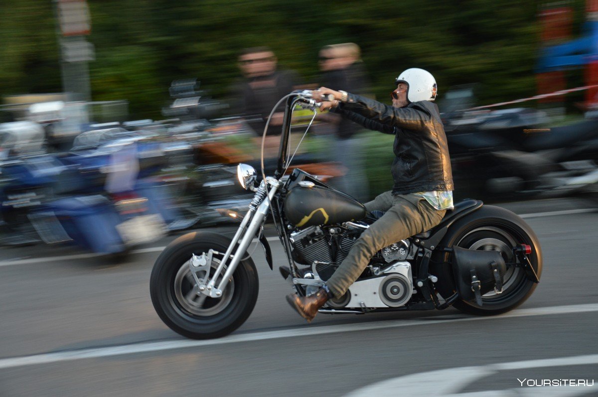 Харлей Дэвидсон мотоциклы с байкерами