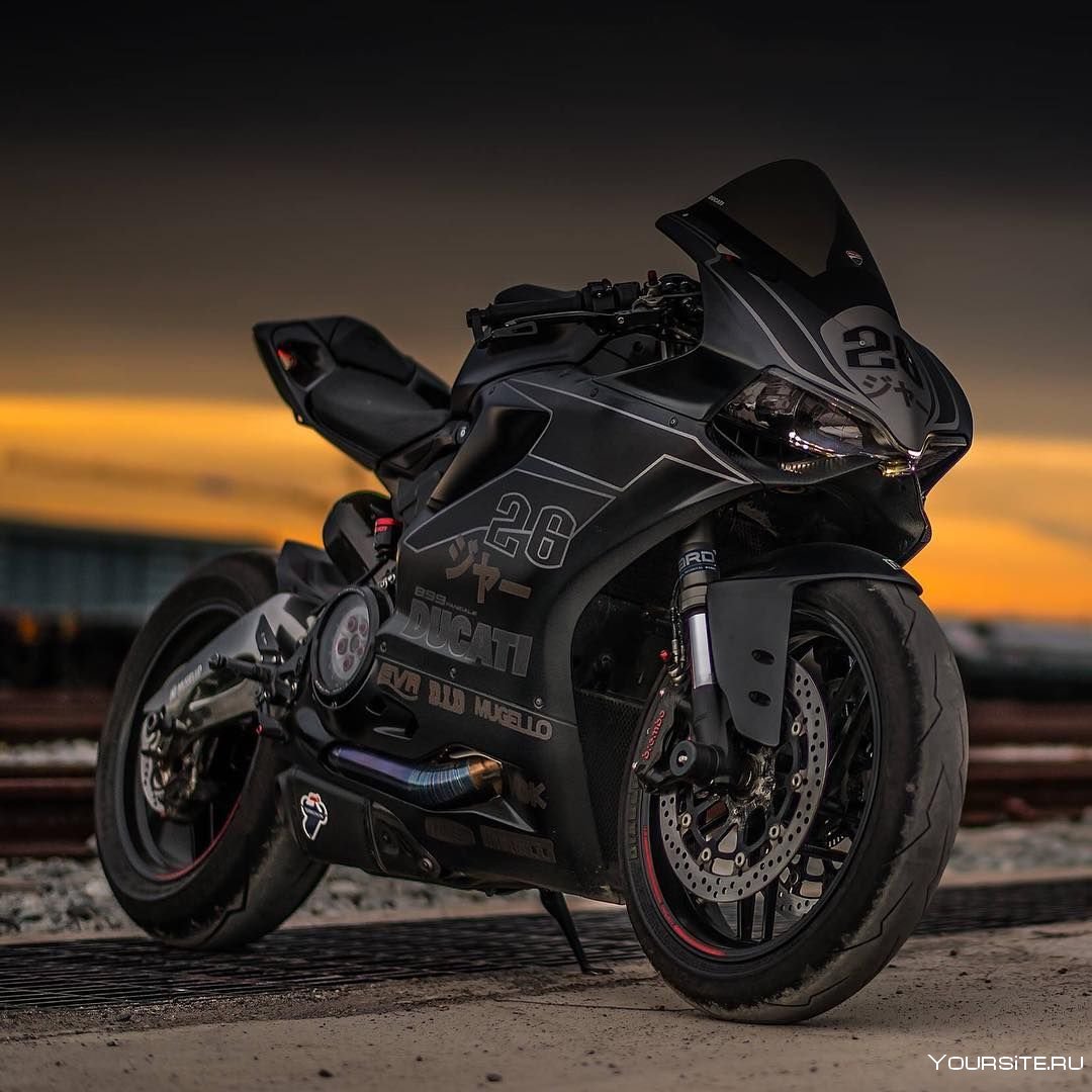 Ducati темная