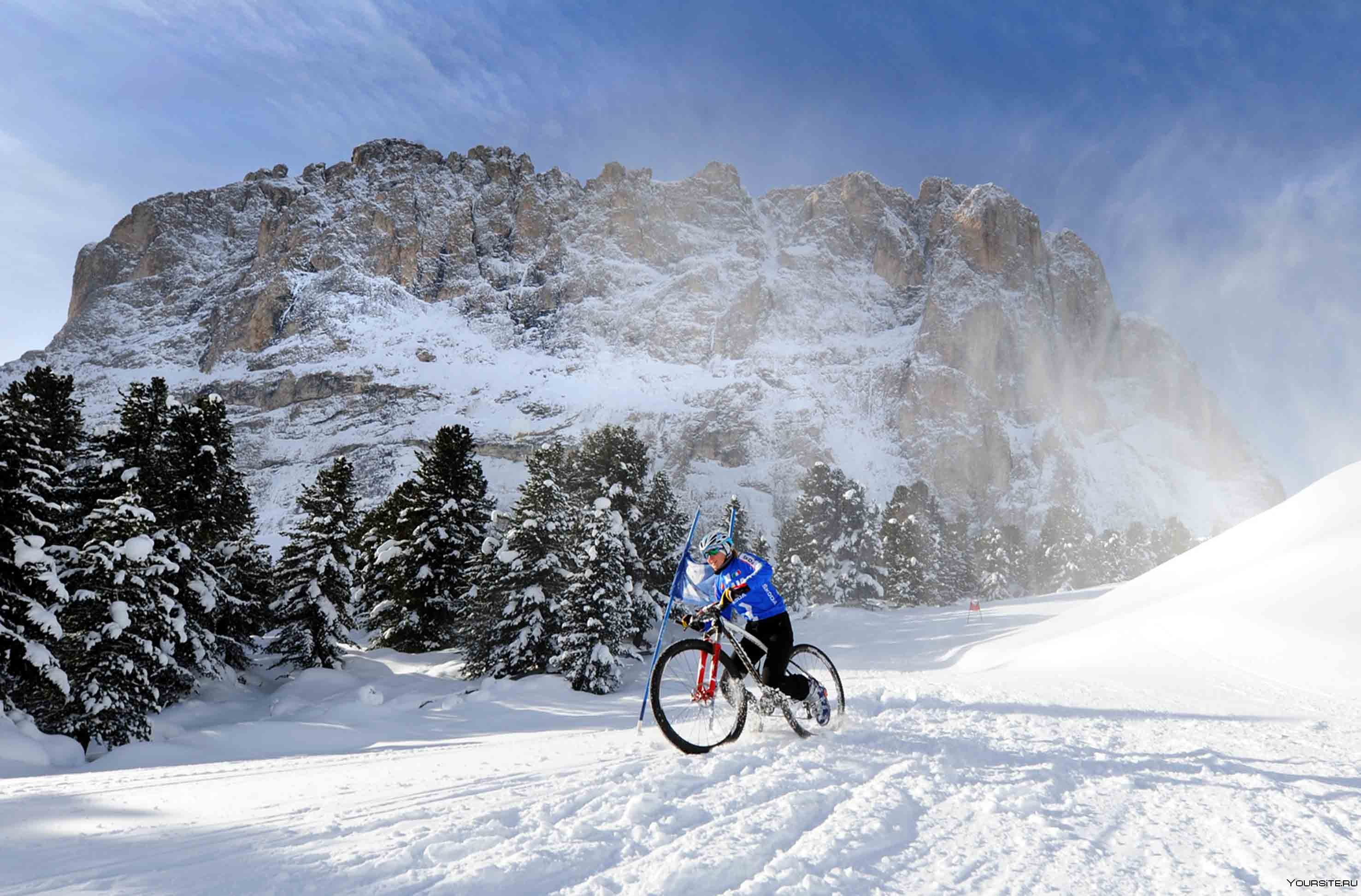 Зима какие велосипеды. Велосипед для снега. Велосипед для зимы. Снежный велосипед. Велосипедист зимой.
