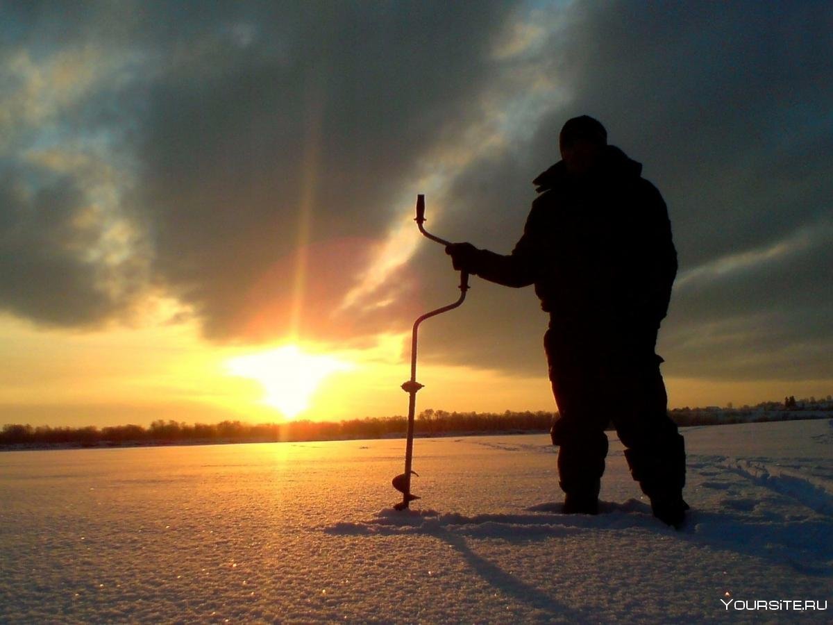 Закат зима рыбаки