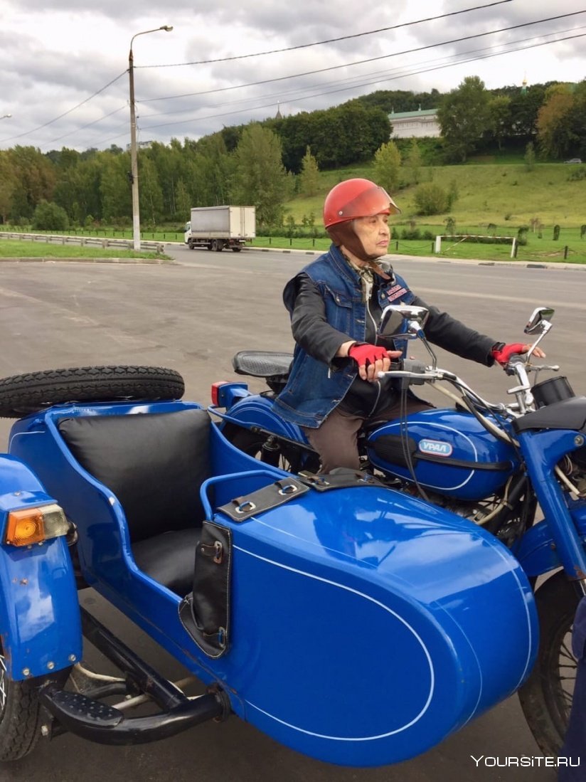 Мотоцикл Урал с люлькой синий