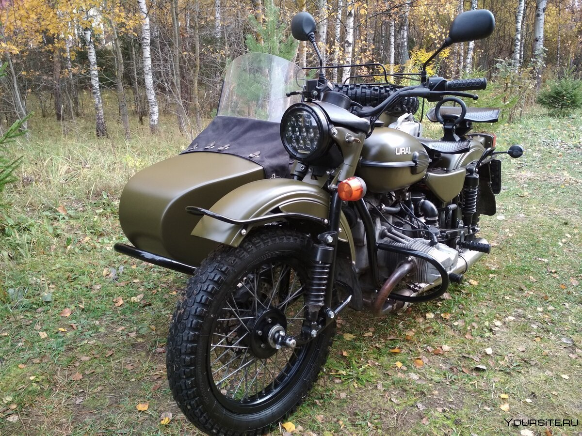 Мотоцикл Урал с двумя люльками