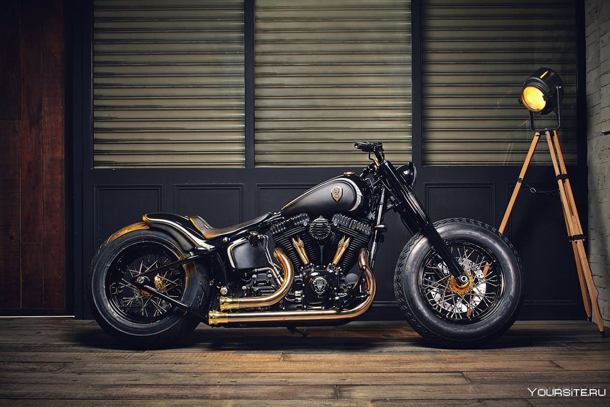 Мотоцикл боббер Harley Davidson