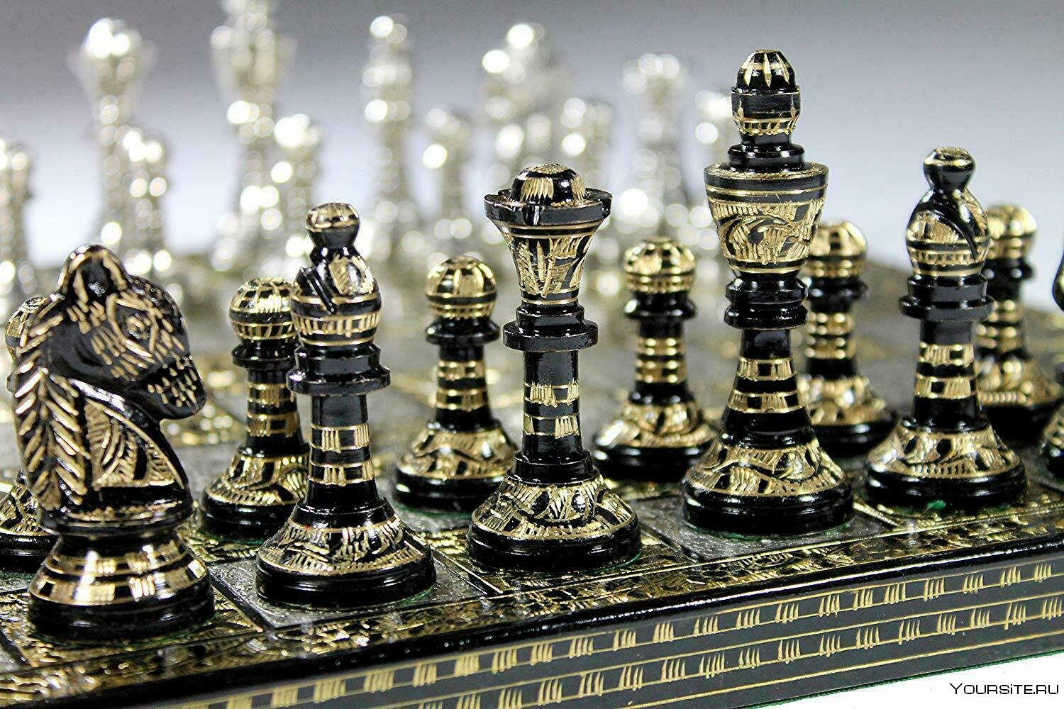 Старинные шахматы 
