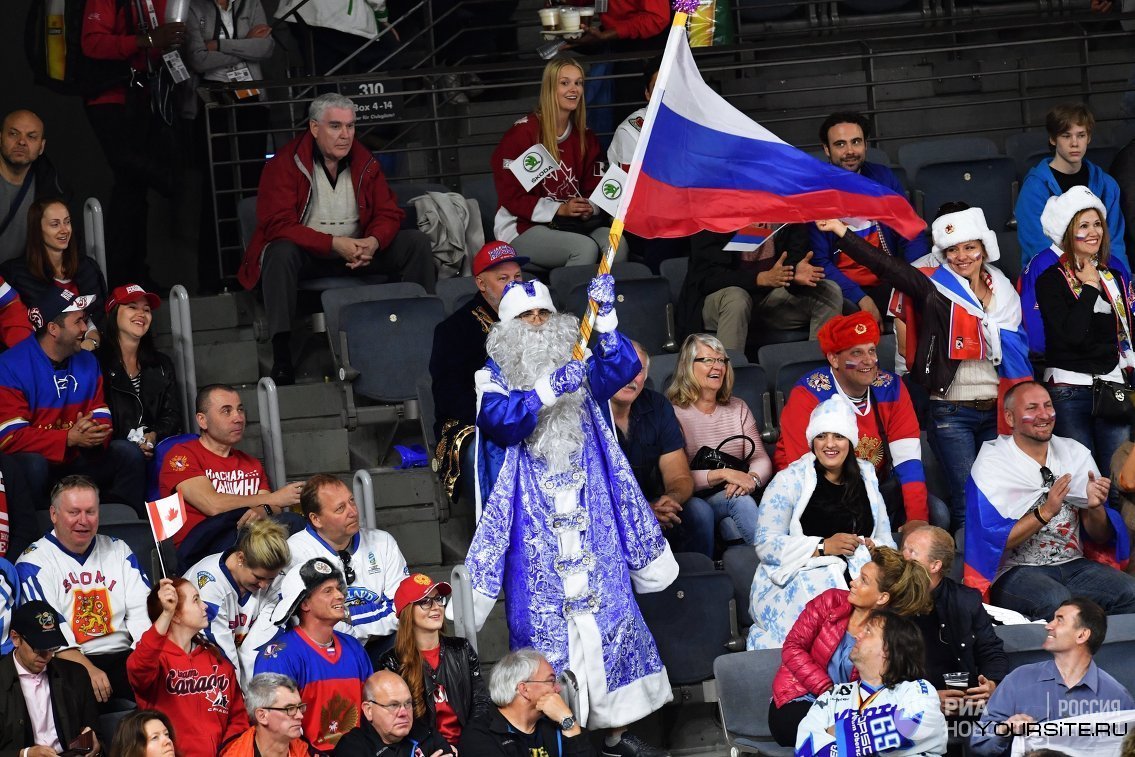 Болельщики на хоккее сборной России