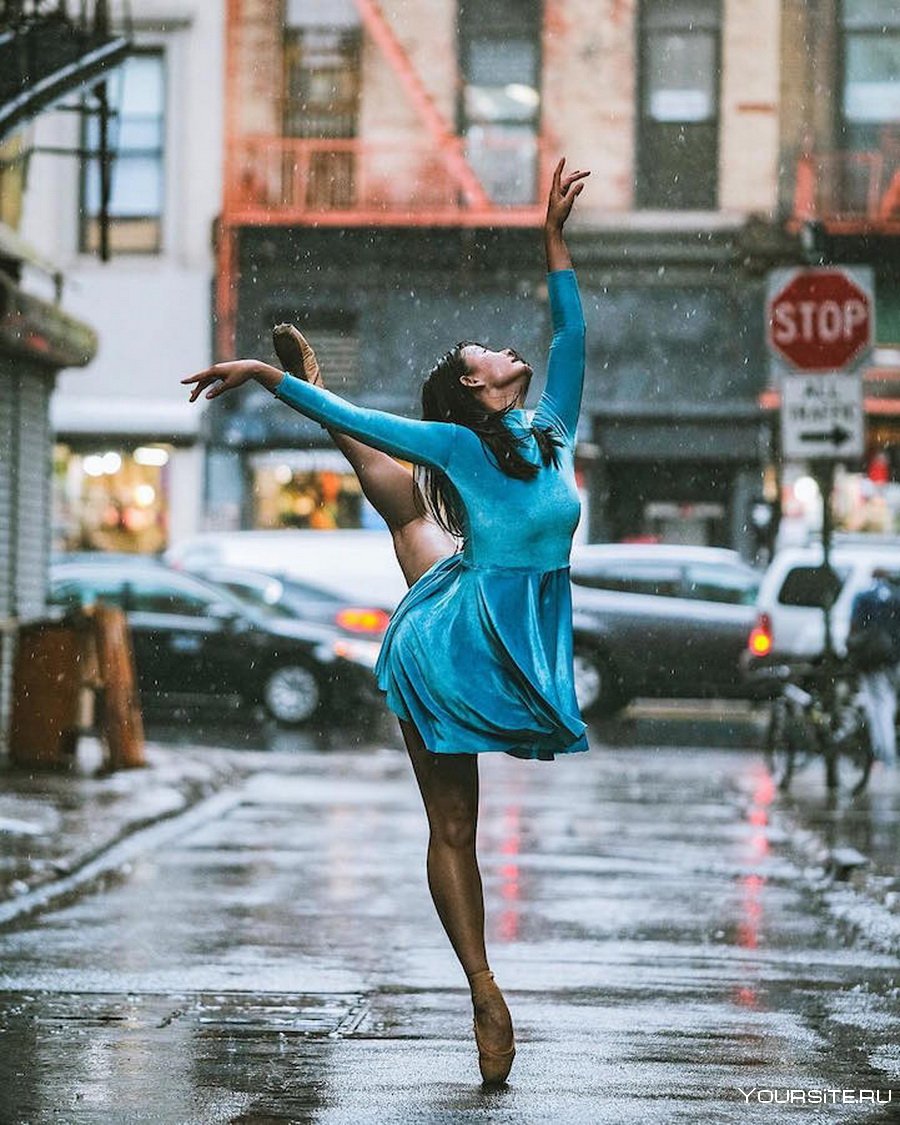 Molly картина по номерам "Танцующая под дождем" 40х50 см