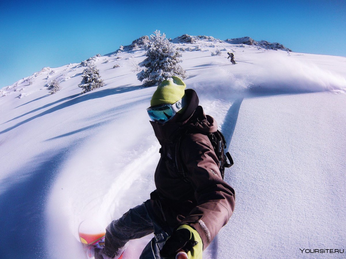 Сноубордист c GOPRO