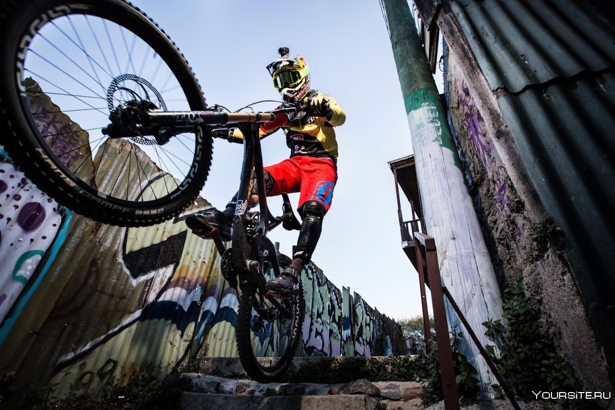 Даунхилл (англ. Downhill) — Skaters