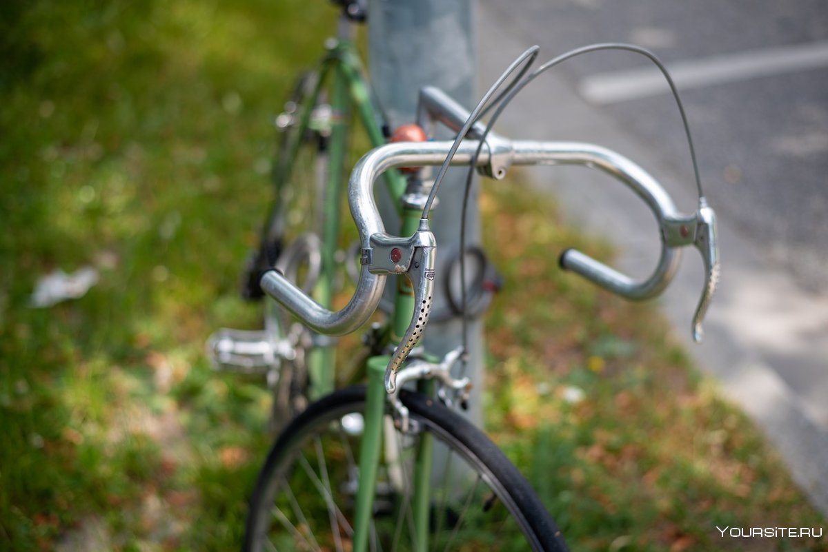 Велосипед вектор вид спереди