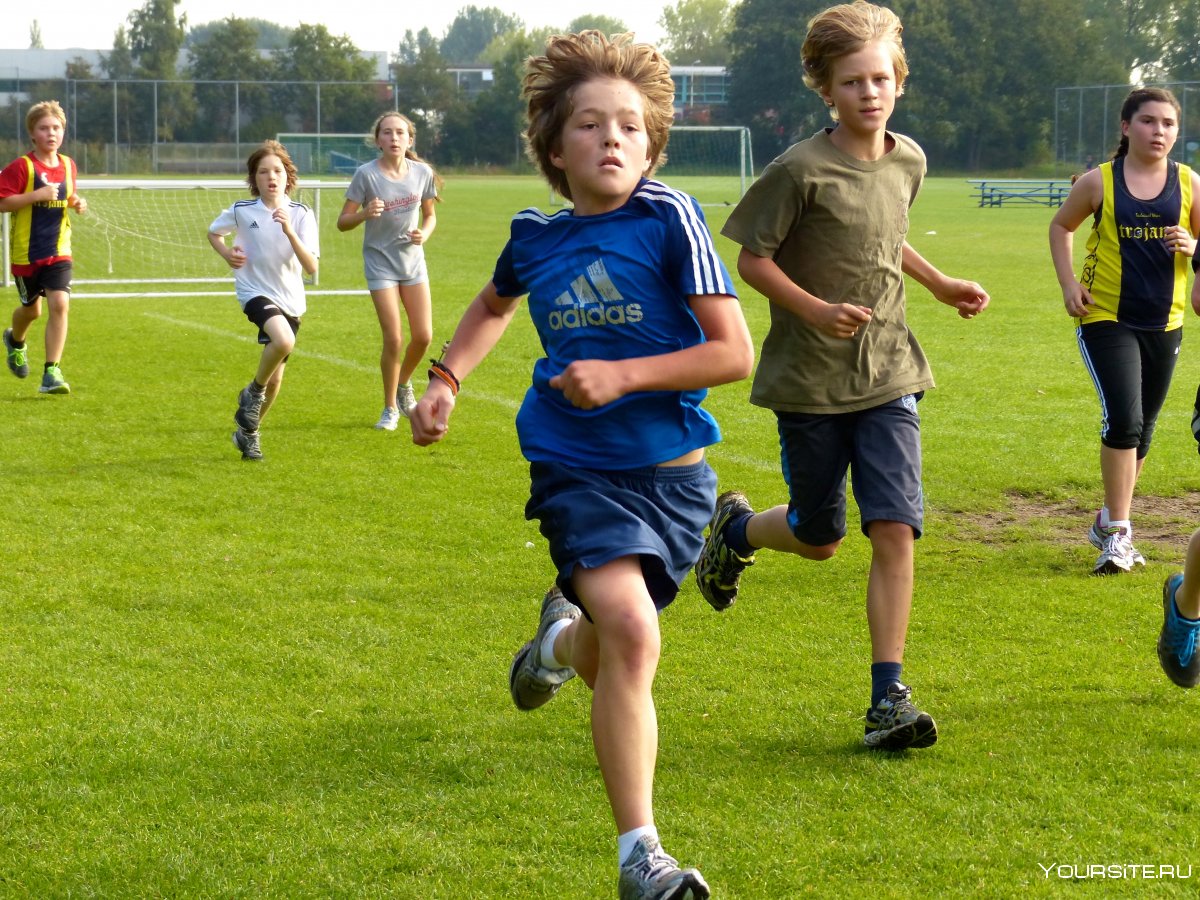 Футбол дети бег