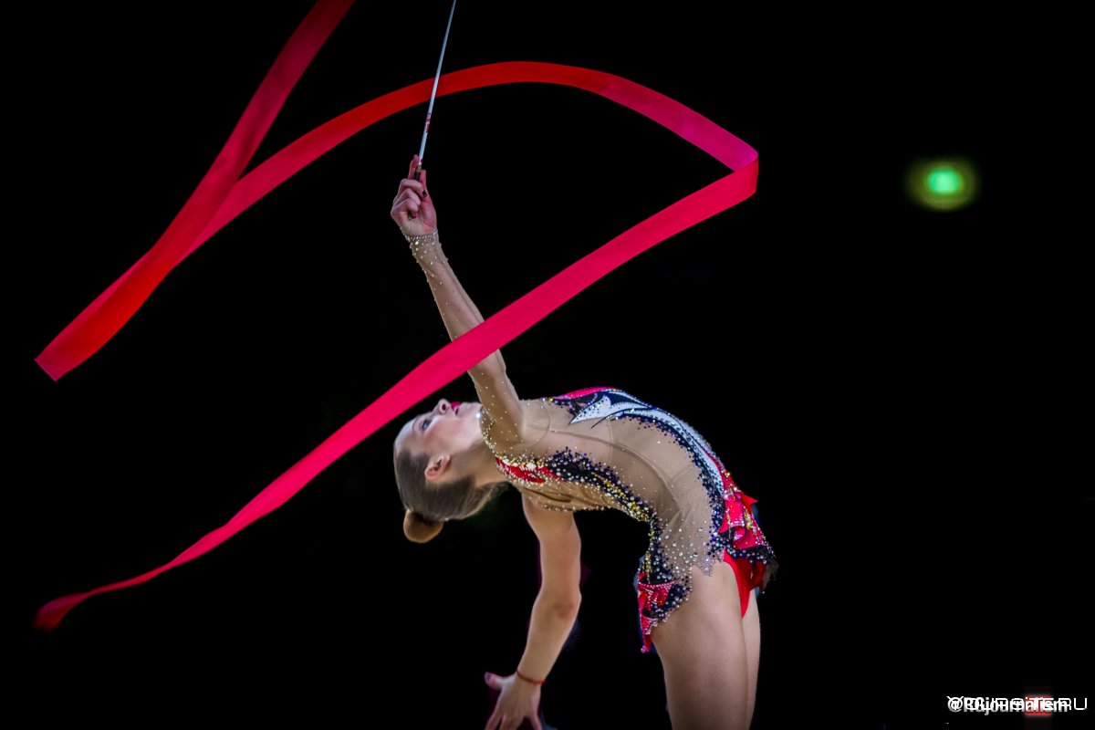 Гимнастка фон