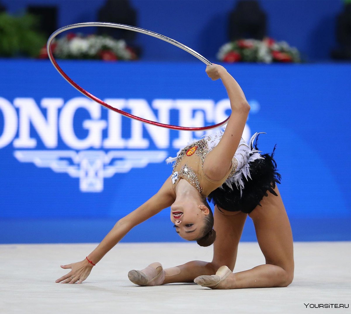 Алина Аверина гимнастка
