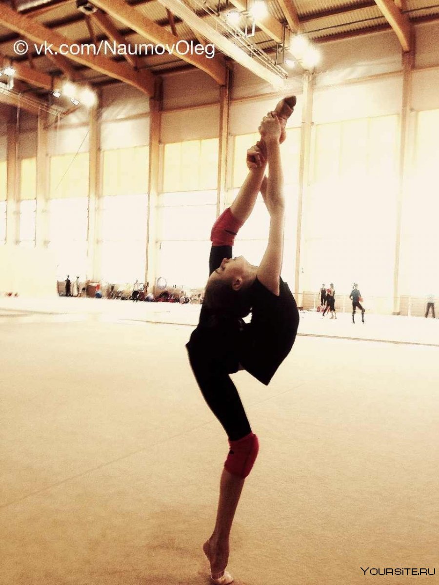 Шпагат с захватом