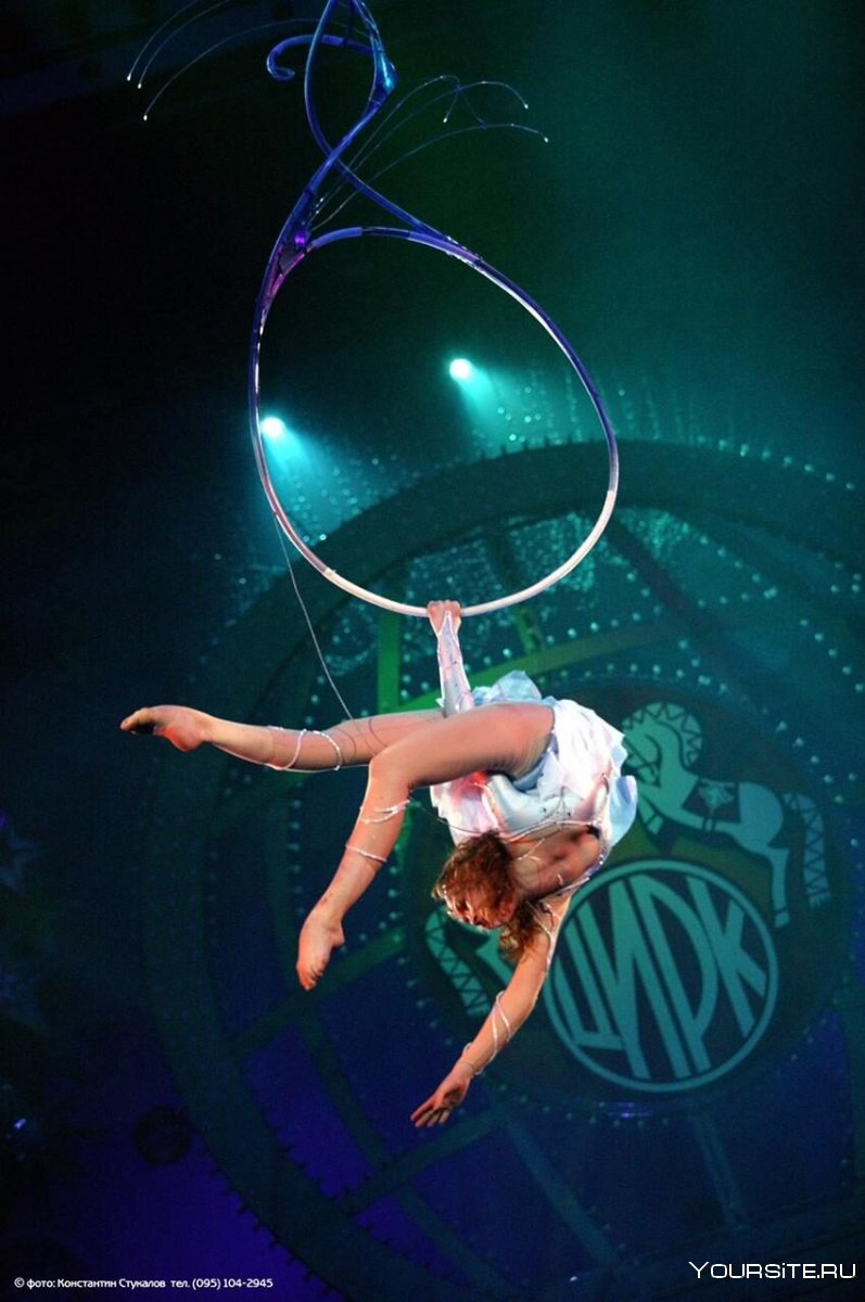 Цирковая акробатика воздушное кольцо
