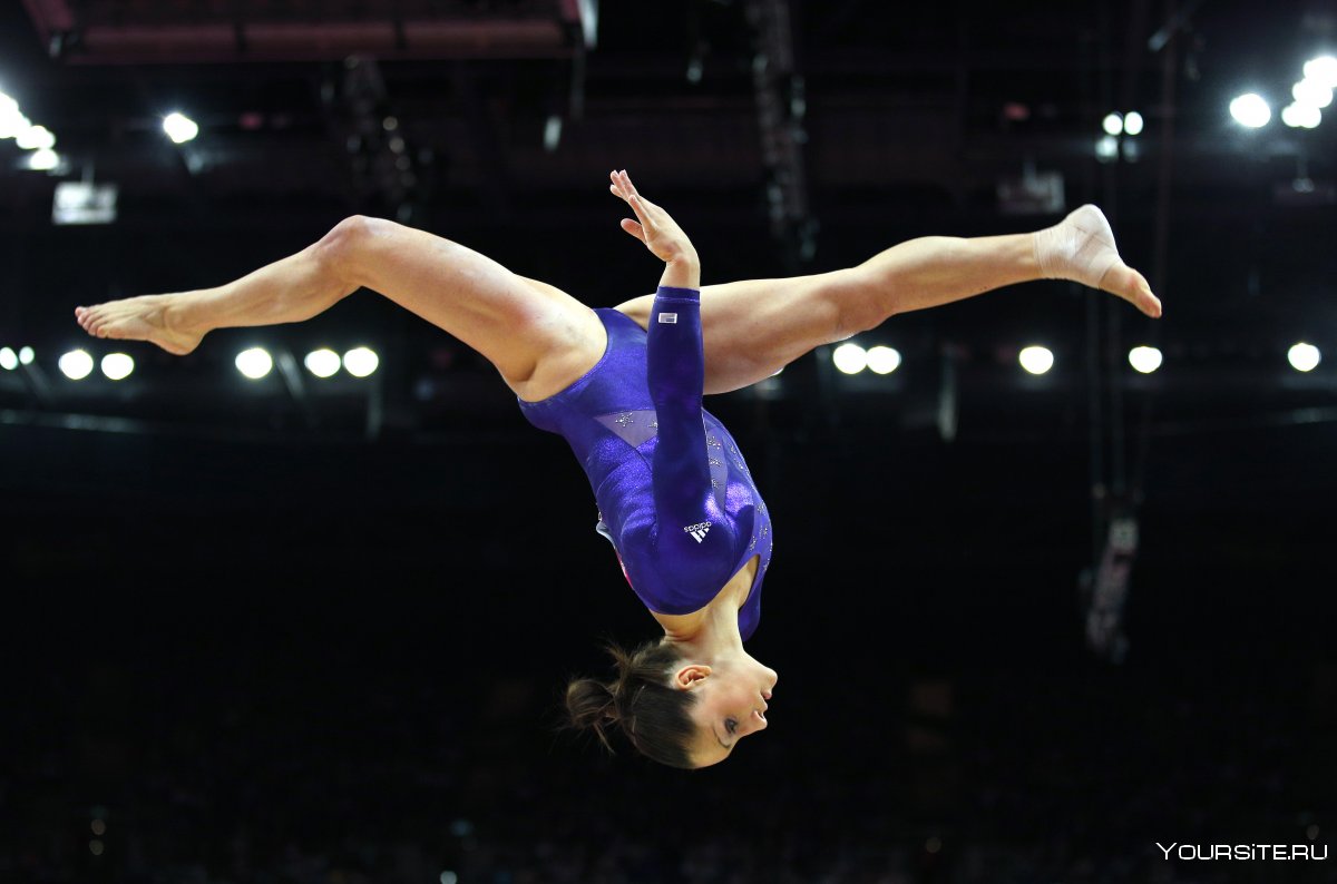 Ширли Джонс gymnastic