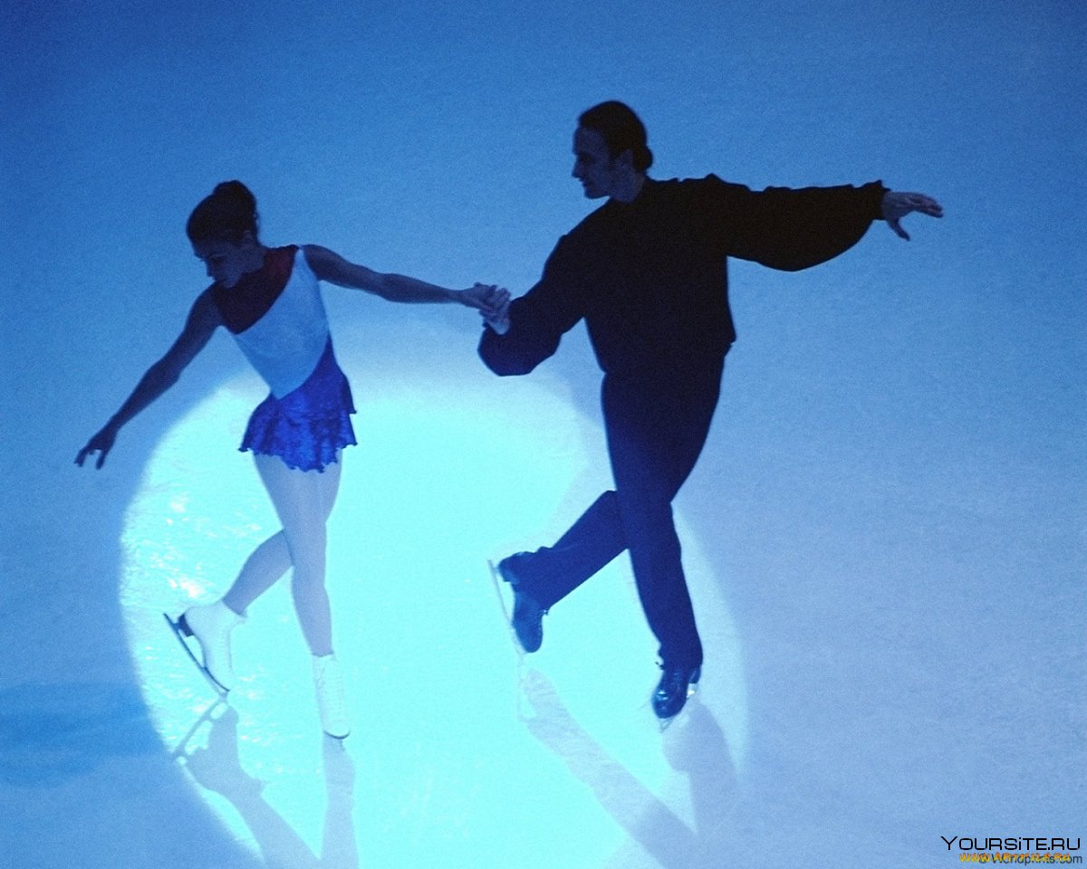 Танцующая пара на льду