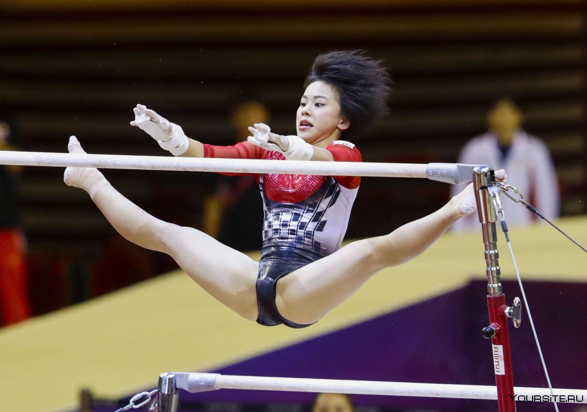 Мураками гимнастка