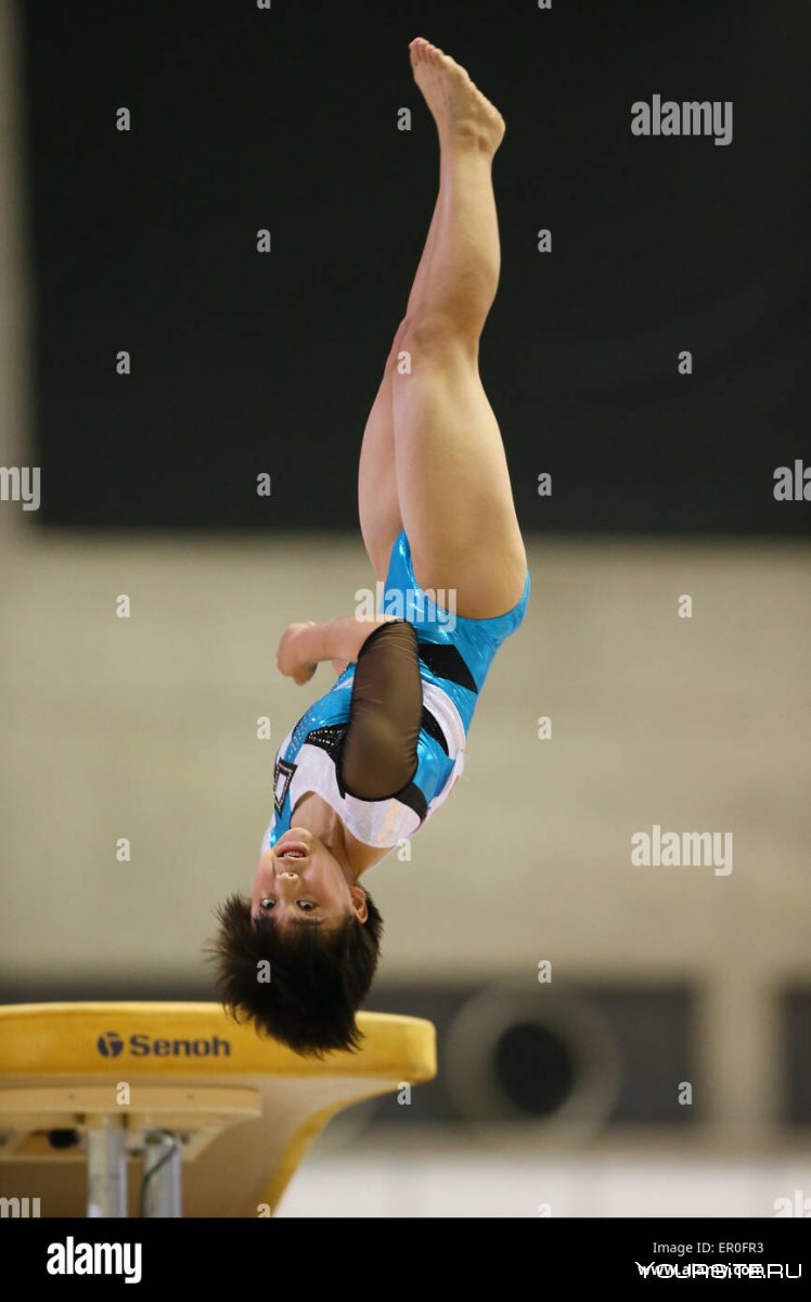 Май Мураками гимнастка
