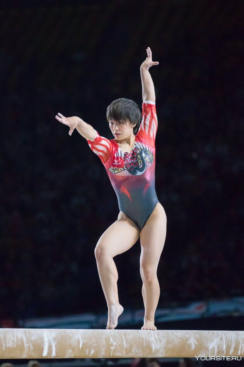 Май Мураками гимнастка