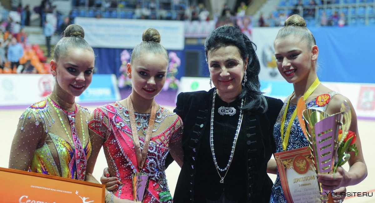 Ирина Винер-Усманова с гимнастками
