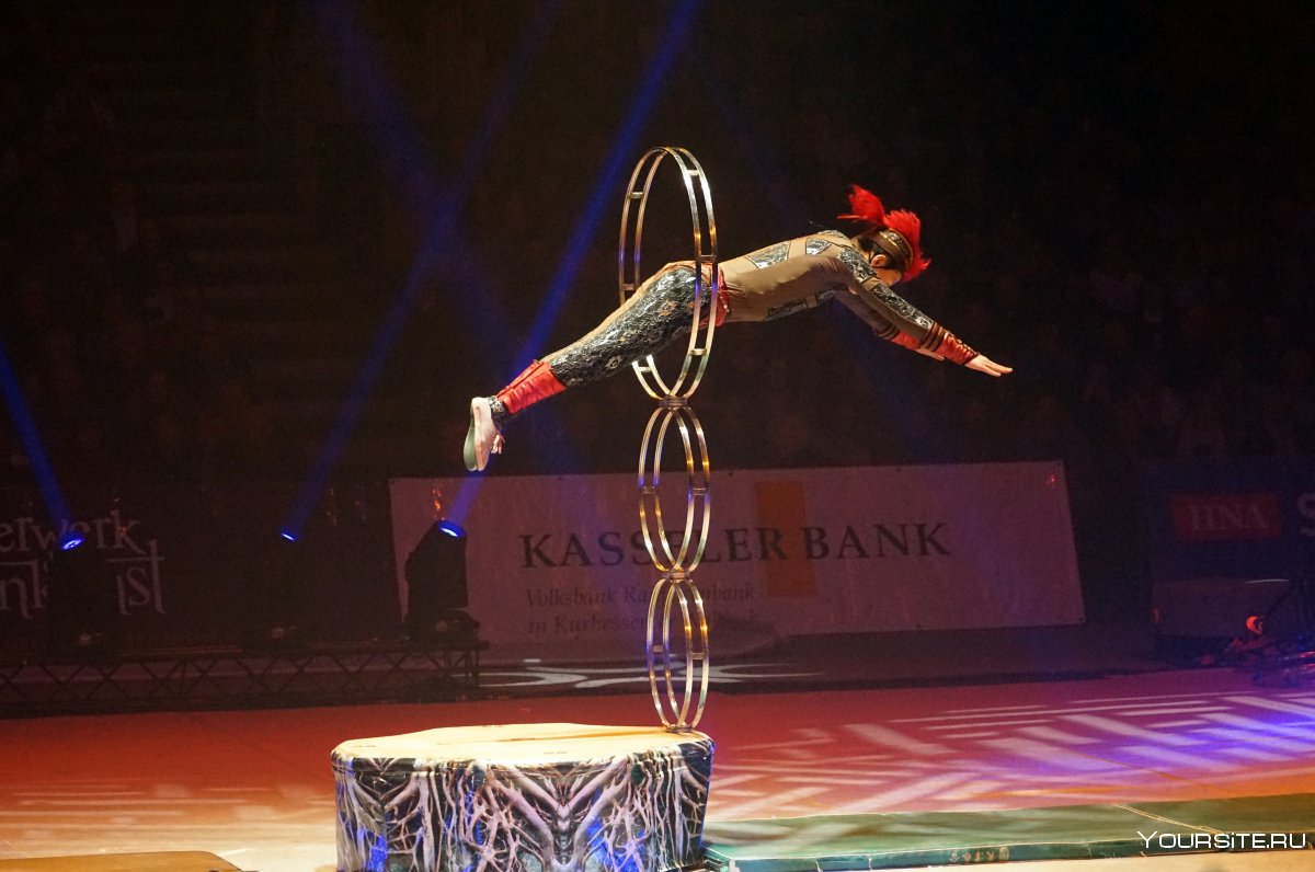 Акробатический-цирковой номер