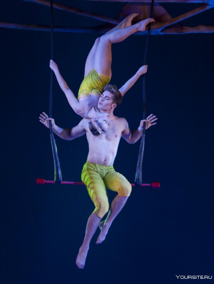 Duo Totem Circus