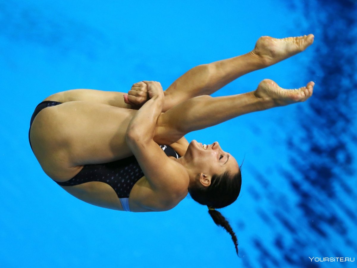 Спортсменки по прыжкам в воду