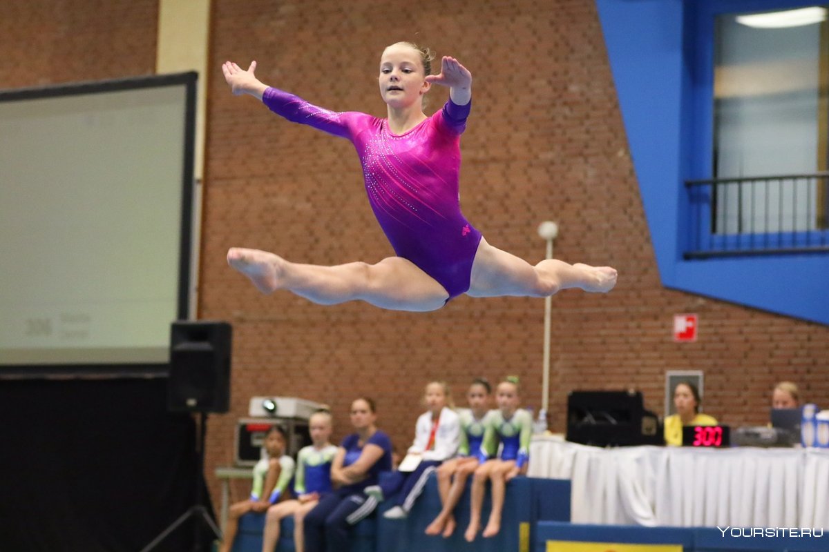 Анна Калмыкова спортивная гимнастика