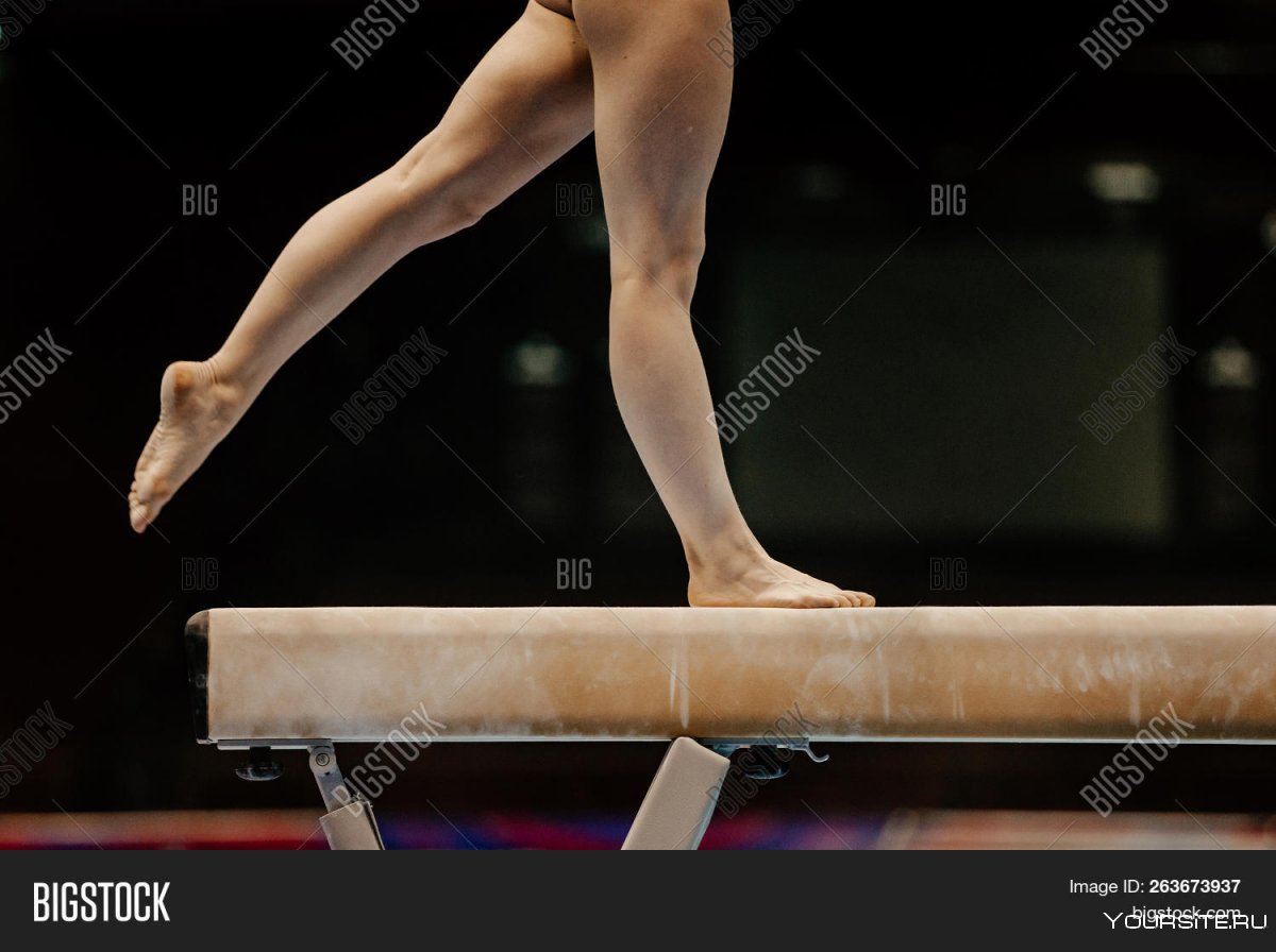 Ноги гимнастов