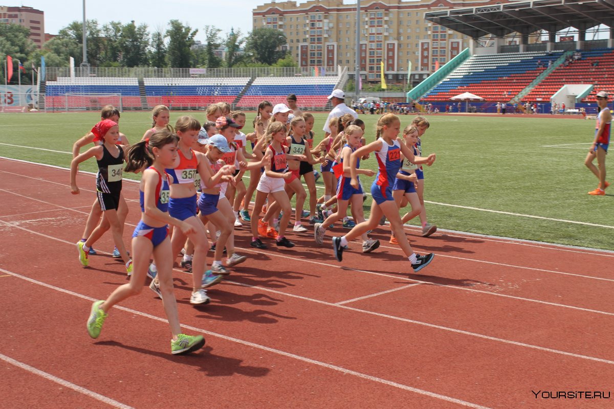 Спортивная ходьба на стадионе