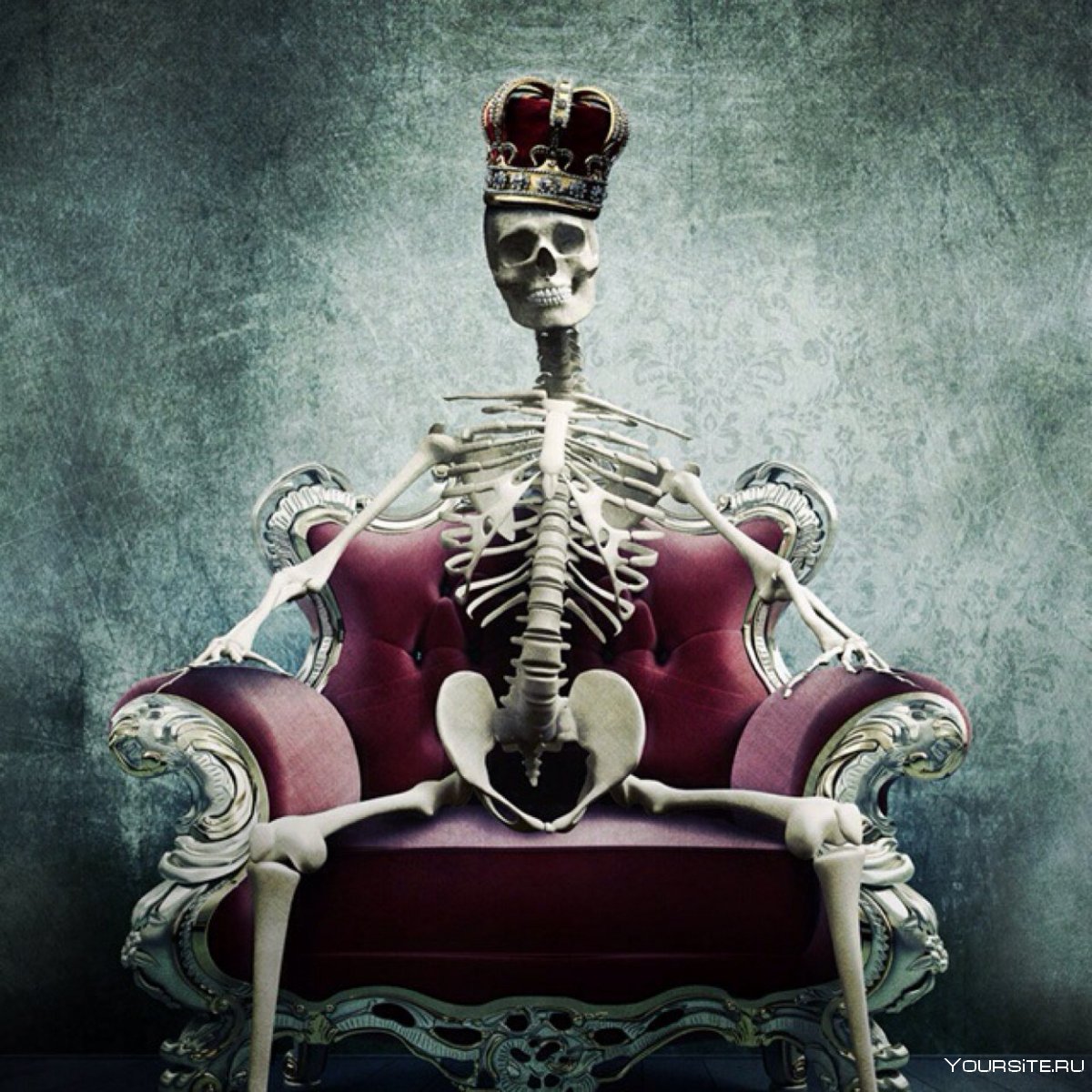 Скелет в короне на троне