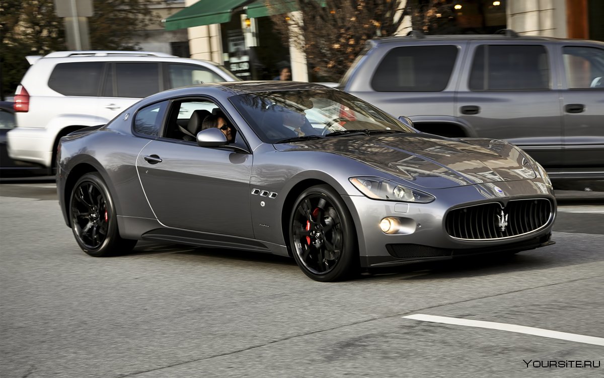 Maserati GRANTURISMO серый