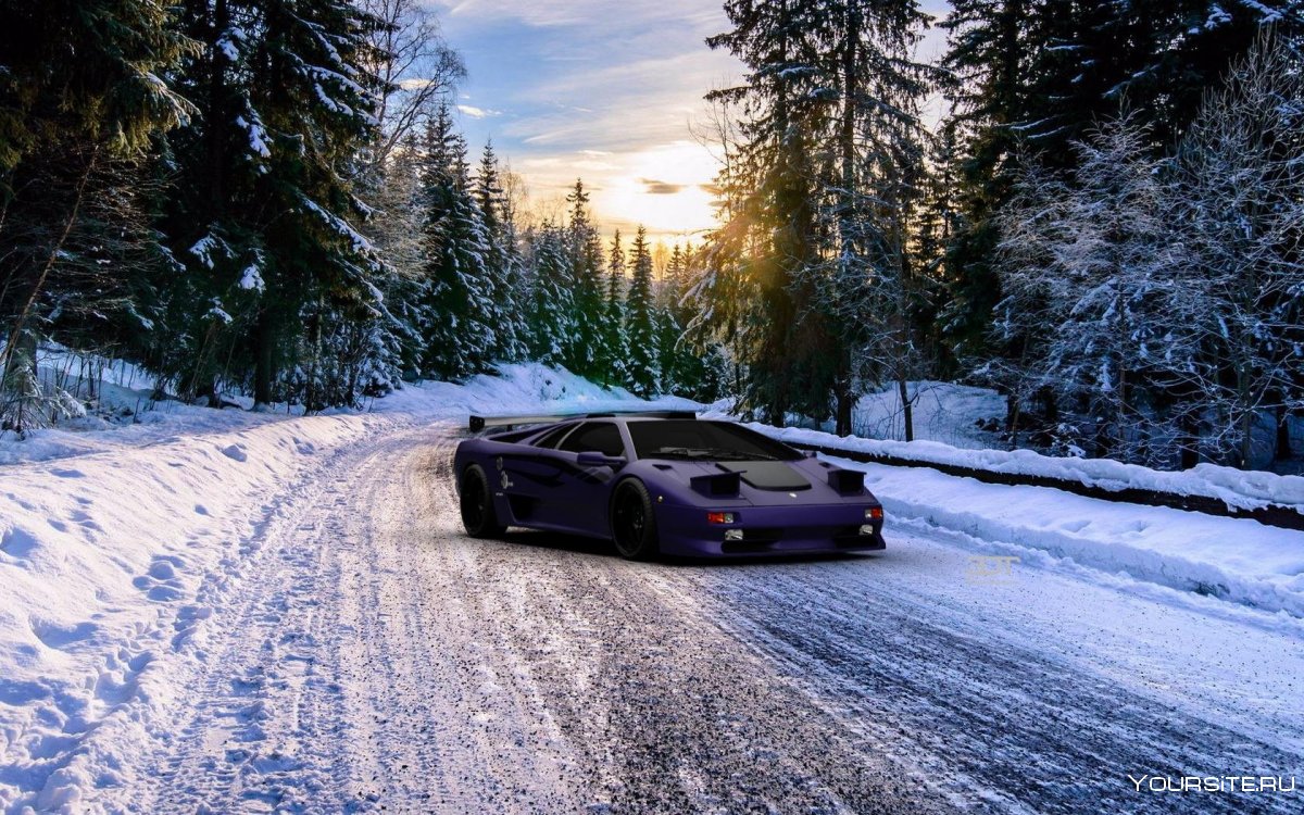Автомобиль в зимнем лесу