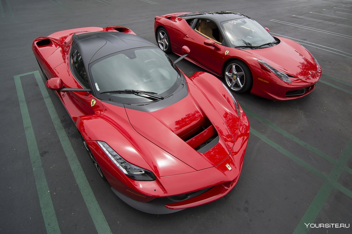 Ferrari LAFERRARI красная