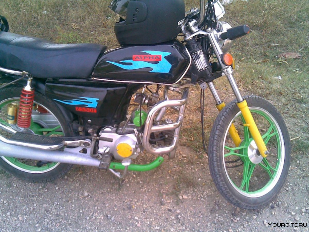 Темно зеленый мопед Альфа