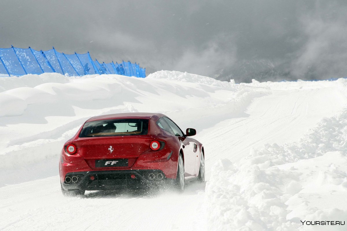 Машина в снегу