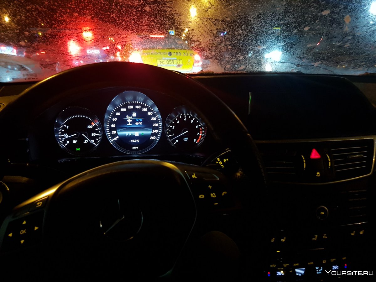 Mercedes w204 салон ночью