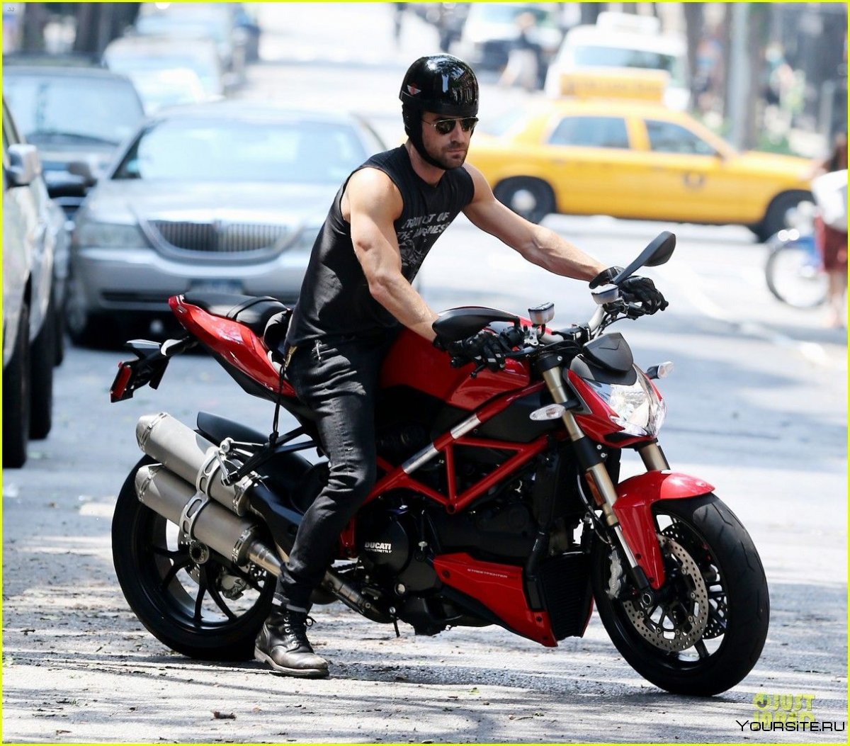 Justin Theroux Moto