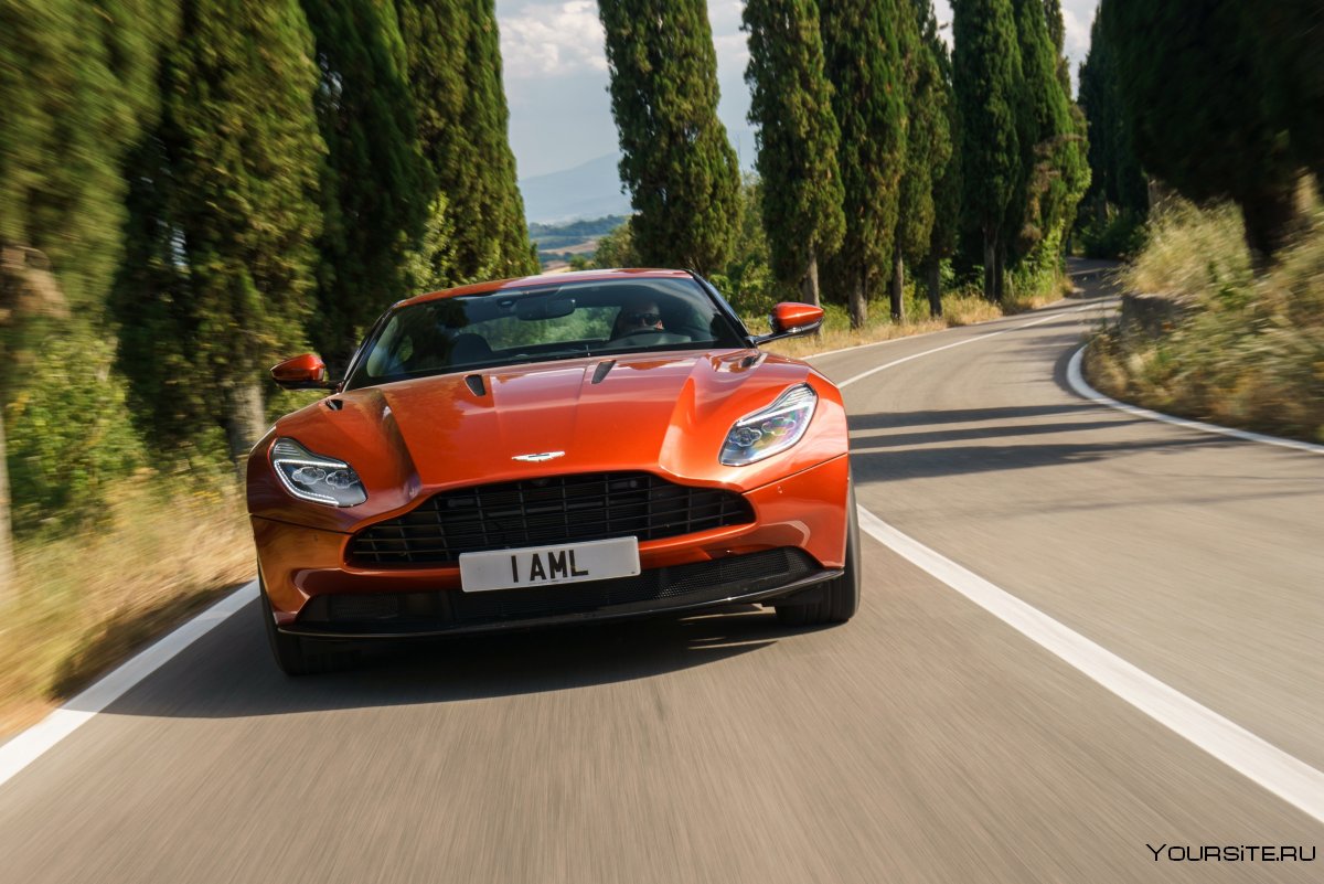 Aston Martin db11 оранжевый